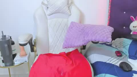 madelinesquit online show from June 26, 8:03 pm