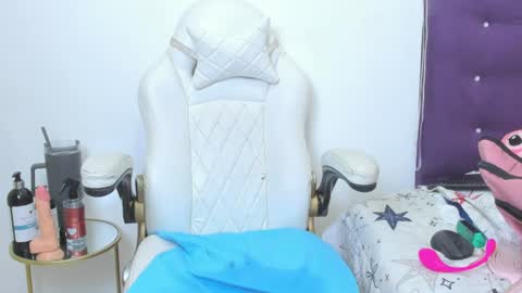 madelinesquit online show from June 24, 8:05 pm