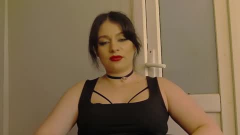 madelynvelure online show from April 26, 1:42 pm