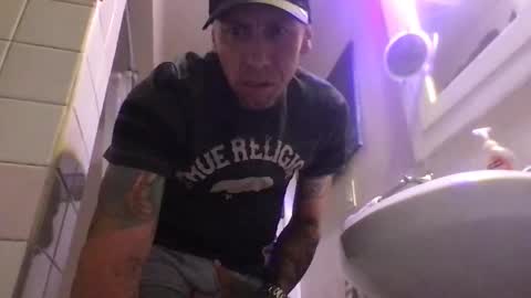 madeyoulook818 online show from April 15, 9:12 am