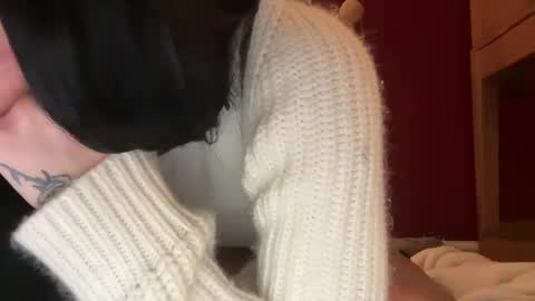 Snapshot of madibaby999 chatting on December 7, 4:15 am madibaby999 online show from December 7, 4:15 am