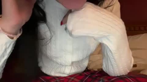 Snapshot of madibaby999 chatting on December 3, 11:51 pm madibaby999 online show from December 3, 11:51 pm