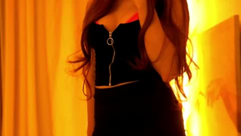 Maddyy online show from May 6, 9:10 pm