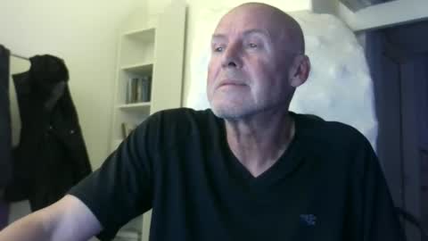 madio1187940 online show from November 10, 12:02 am