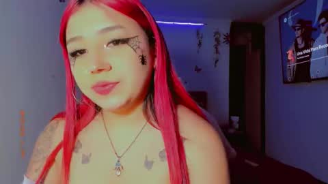 Snapshot of madison_x17 chatting on October 18, 1:43 am madso x17 online show from October 18, 1:43 am