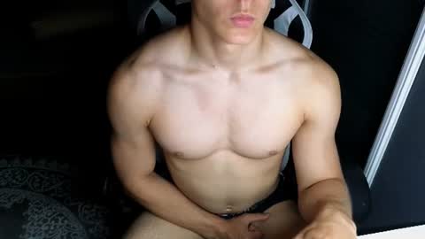 Sexyboymadison online show from June 25, 9:53 pm