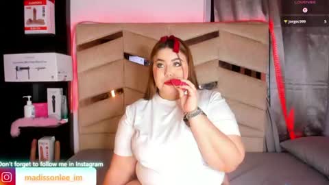 madissonlee__ online show from June 19, 10:27 pm