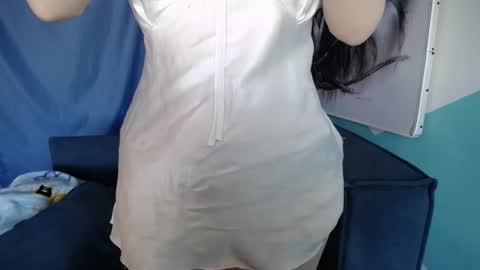 Elizabeth online show from June 19, 1:44 am