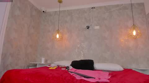 MAELLE ANGELS online show from March 6, 9:25 pm