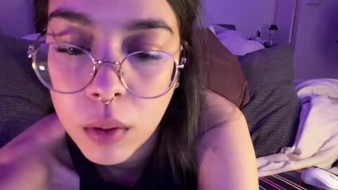 Mae Mariposa  online show from May 14, 3:48 am