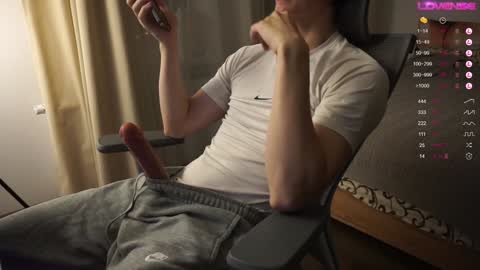 Snapshot of maestro3369 chatting on December 4, 3:15 pm Mike XMaestro 3369 online show from December 4, 3:15 pm