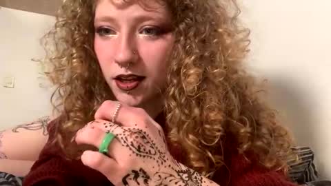 maevebabexo online show from December 21, 2:29 am