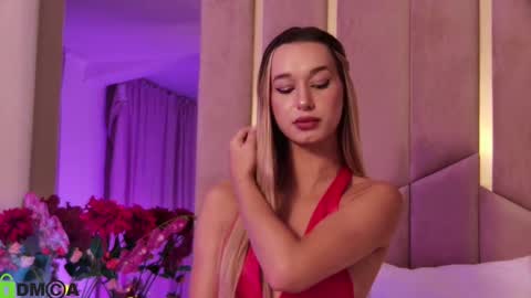 Snapshot of maevedream chatting on October 12, 7:38 pm M. online show from October 12, 7:38 pm