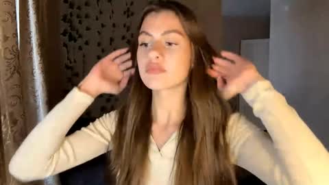 Sophie online show from May 14, 9:18 am