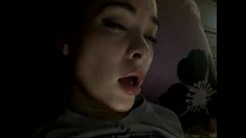 Snapshot of magggg658318 chatting on February 1, 2:24 pm magggg658318 online show from February 1, 2:24 pm