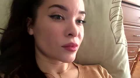 Snapshot of magggg658318 chatting on February 22, 11:02 am magggg658318 online show from February 22, 11:02 am
