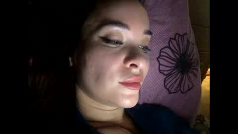 Snapshot of magggg658318 chatting on February 4, 2:32 pm magggg658318 online show from February 4, 2:32 pm