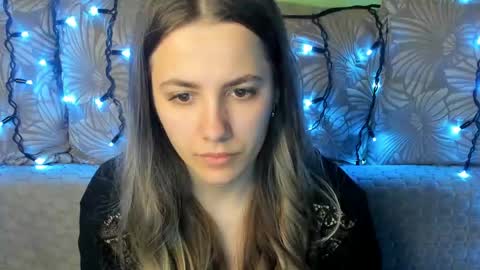 Maggie online show from April 30, 1:21 am