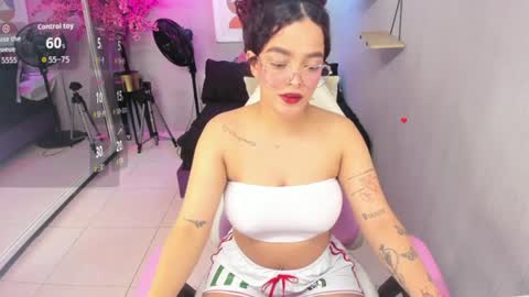 Maggy online show from July 22, 3:19 am