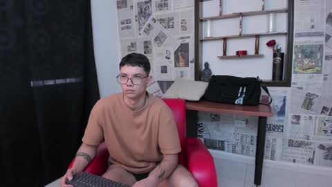 Snapshot of magic_boy01 chatting on March 12, 7:36 pm Damian Rivers online show from March 12, 7:36 pm