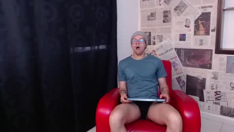 Snapshot of magic_boy01 chatting on September 23, 2:11 pm Damian Rivers online show from September 23, 2:11 pm