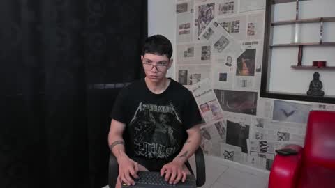 Snapshot of magic_boy01 chatting on September 17, 1:58 pm Damian Rivers online show from September 17, 1:58 pm