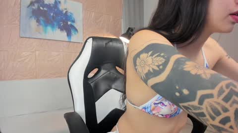 KAYLEE online show from January 8, 12:05 pm