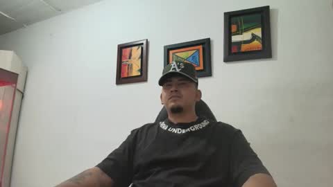 magic_milk23 online show from December 2, 3:49 am