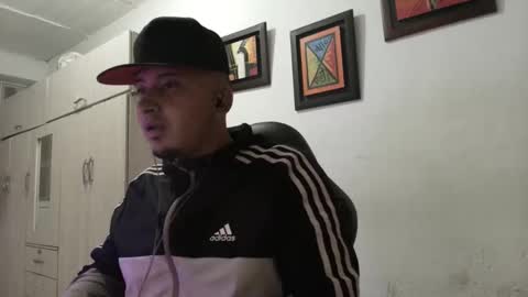 magic_milk23 online show from September 25, 3:57 am