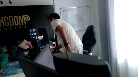 Andres online show from June 20, 9:32 pm