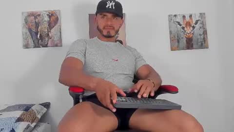 Magnusclark online show from July 5, 6:04 pm