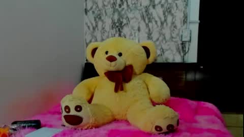Maia Bronce online show from May 4, 12:06 am