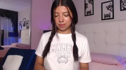 Maia Reficco online show from June 11, 7:34 pm