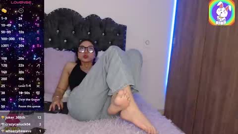 Snapshot of maiaa_evans chatting on February 8, 5:29 am    t  online show from February 8, 5:29 am