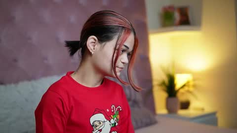  Maia  online show from January 9, 11:10 pm