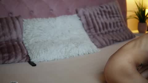  Maia  online show from November 15, 11:50 pm