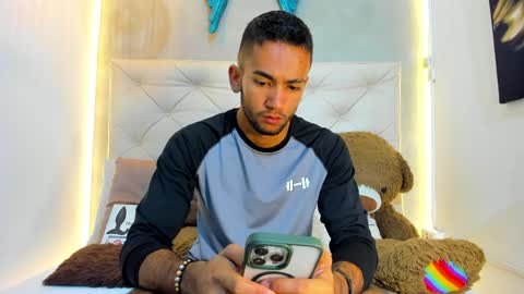 maicolparker0 online show from April 23, 1:24 pm