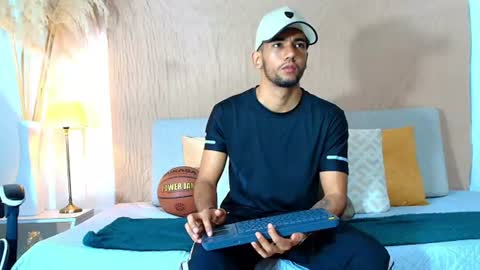 maicolparker0 online show from July 30, 12:17 pm