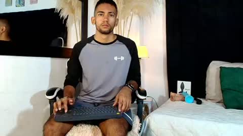 maicolparker0 online show from June 22, 12:56 pm