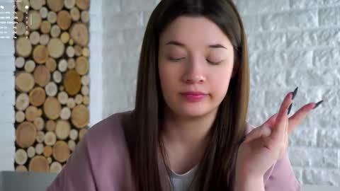 Lucy online show from November 27, 3:25 am