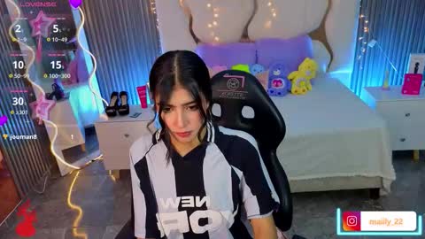 maiily_tay online show from March 13, 12:52 pm