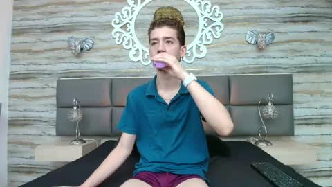 maikol_newman online show from April 17, 12:40 pm