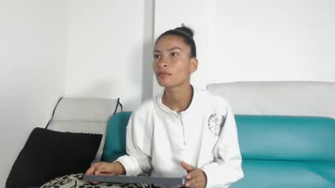 mailyn_gold online show from June 19, 12:00 pm