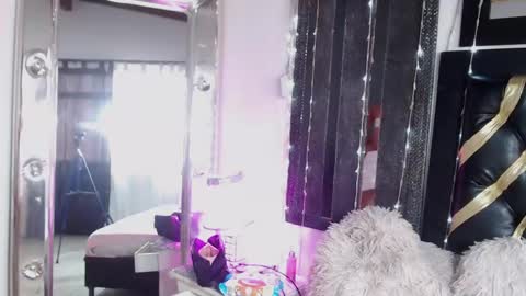 mailyn_gold online show from April 25, 1:41 pm