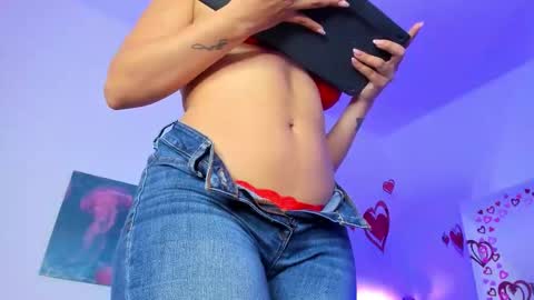 mai  online show from February 21, 7:06 pm