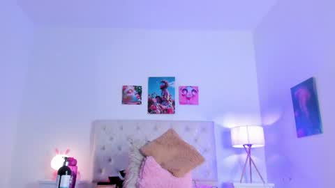 mai  online show from June 19, 10:27 pm