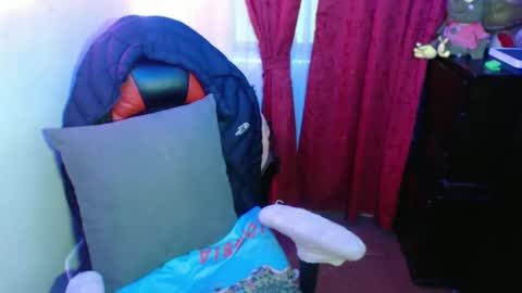 Hello friends Im on another account    online show from February 14, 10:49 am
