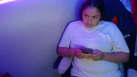 Hello friends Im on another account    online show from February 19, 1:08 am