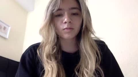 majo_gomezz online show from August 3, 3:30 am