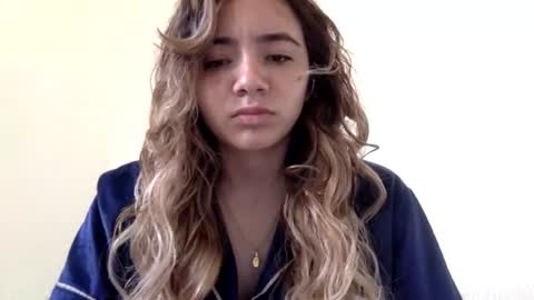 majo_gomezz online show from June 25, 4:01 pm